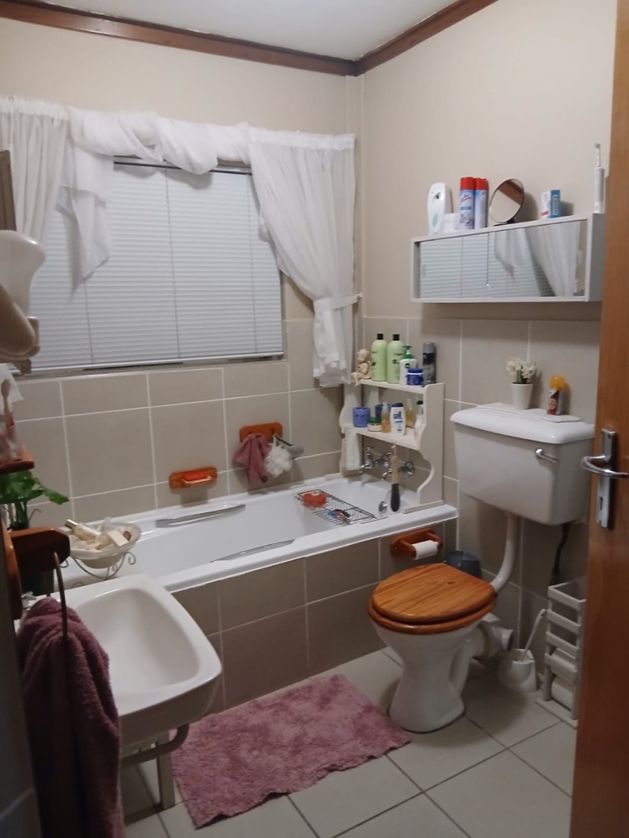 2 Bedroom Property for Sale in Pellissier Free State